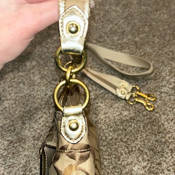 Coach Shoulder Crossbody Bag EUC - Picture 9 of 13